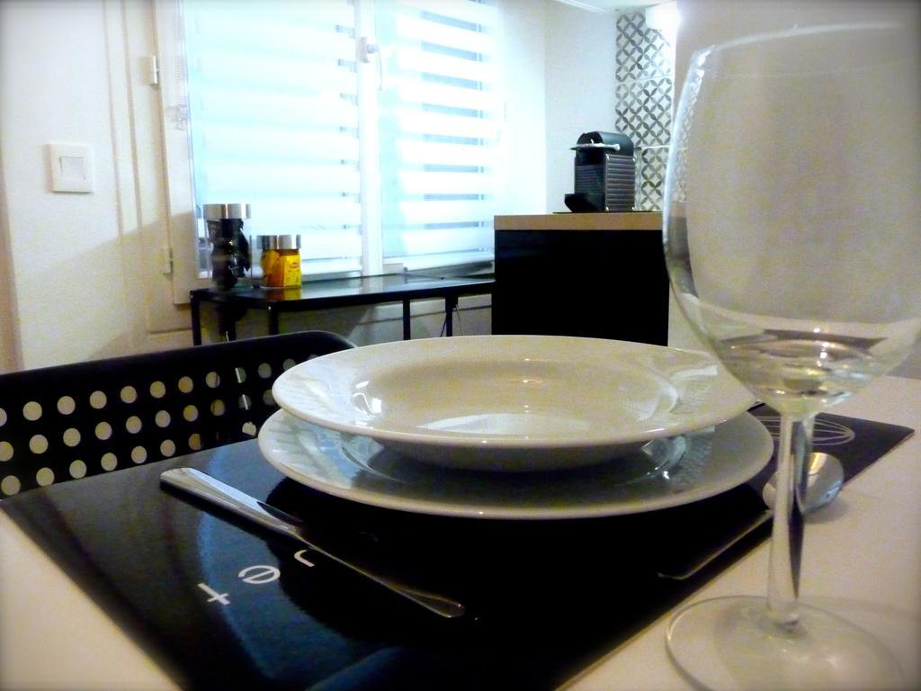 Duplex De Charme Au Coeur De Montmartre Apartment Paris Bilik gambar