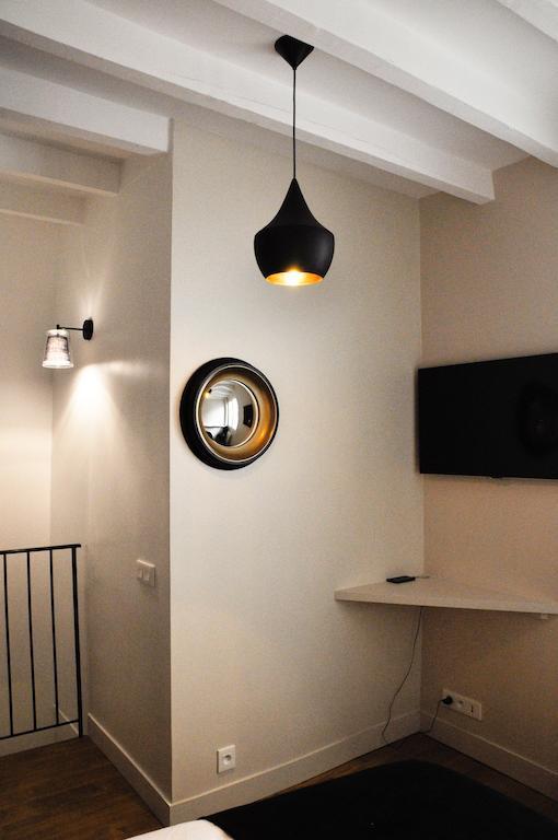 Duplex De Charme Au Coeur De Montmartre Apartment Paris Bilik gambar