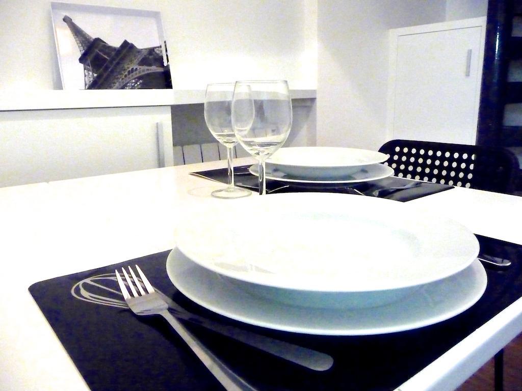 Duplex De Charme Au Coeur De Montmartre Apartment Paris Bilik gambar
