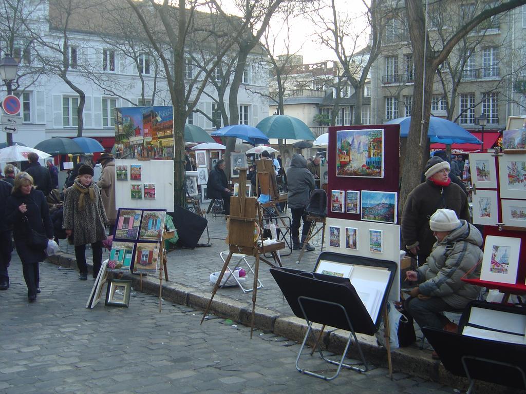 Duplex De Charme Au Coeur De Montmartre Apartment Paris Luaran gambar